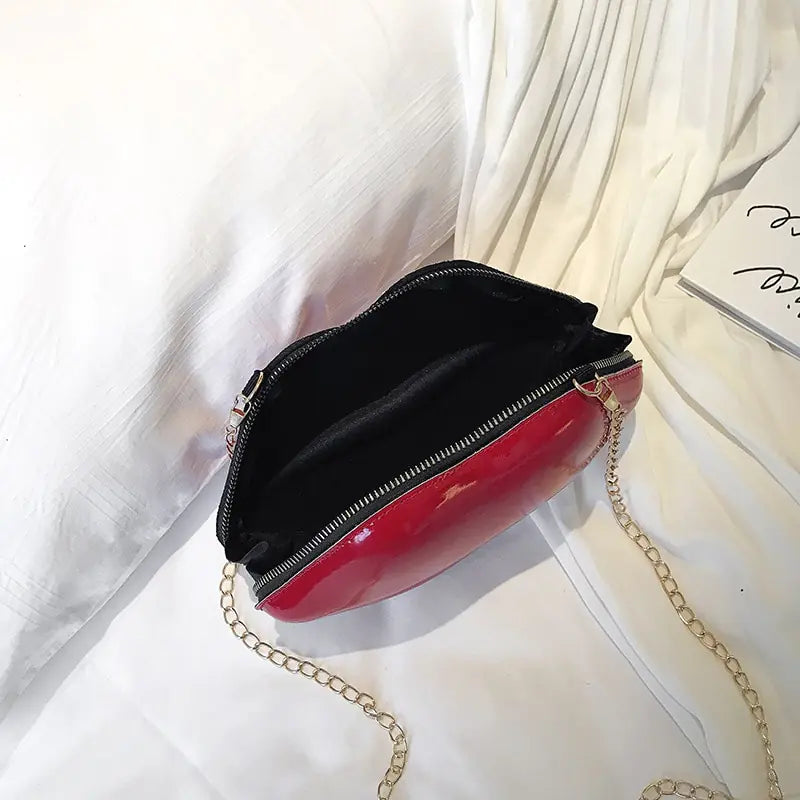 Lips Clutch