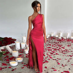 One-Shoulder Satin Evening Dress – Elegant Split Gown with Draped Detail ✨